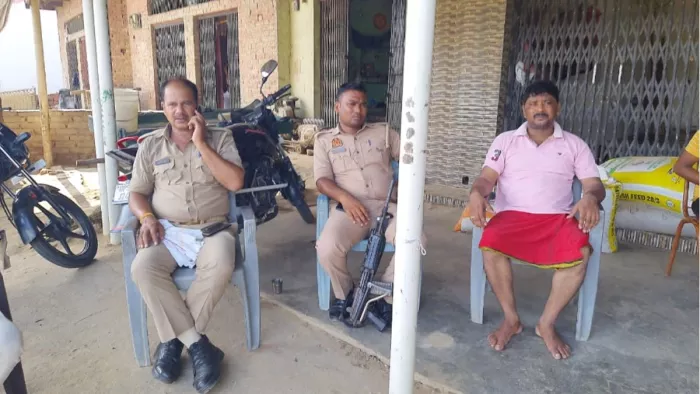 साइबर ठगों के बारे में जानकारी देते सीओ तृतीय अमृत जैन। - सौ. पुलिस।