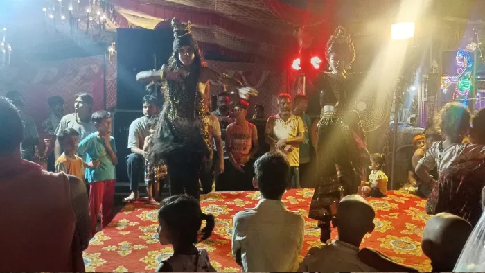 Kanvar Yatra 2024: शिव भजन पर झूम रहे शिव भक्त।