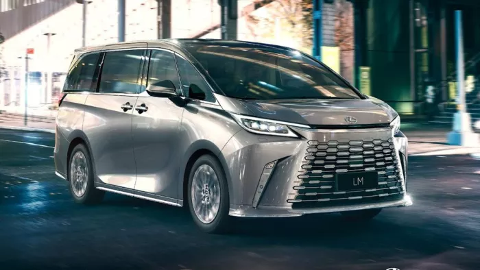 Lexus LM 350h लग्जरी एमपीवी की डिलीवरी को शुरू कर दिया गया है।