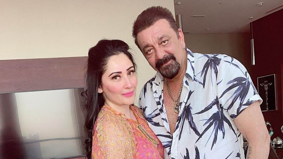 daughter trishala and wife manyata dutt wish sanjay dutt on his birthday