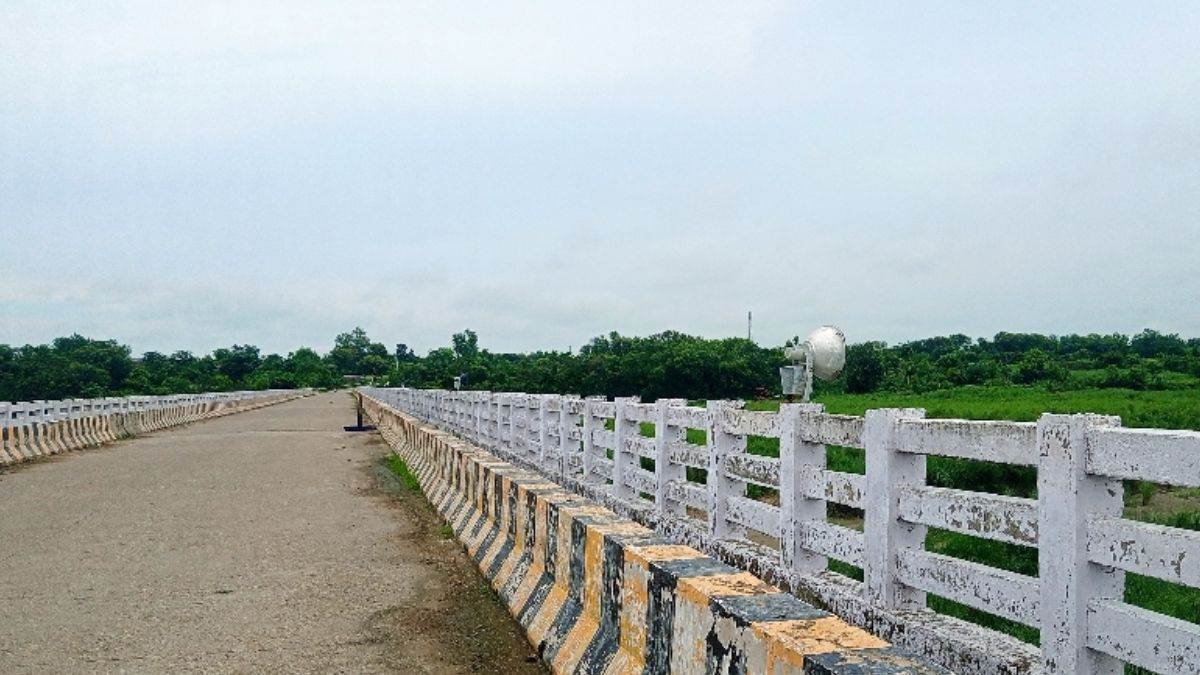 jammu kashmir news foil pakistan conspiracy security forces increased vigil installed flood lights many routes seized