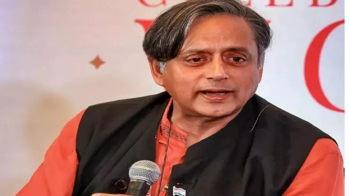 सांसद शशि थरूर ने जान गंवाने वालों के लिए मुआवजा देने की मांग की। (फाइल फोटो)