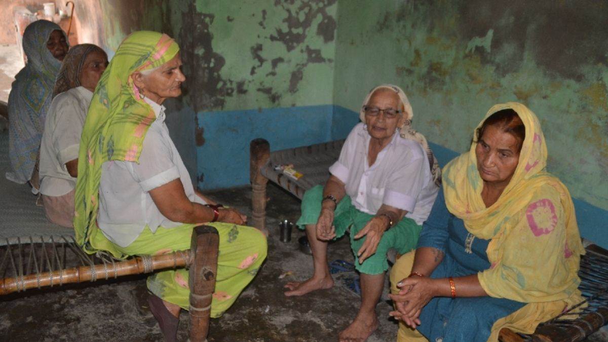 bagpat murder man killed by friends after drinking two arrested