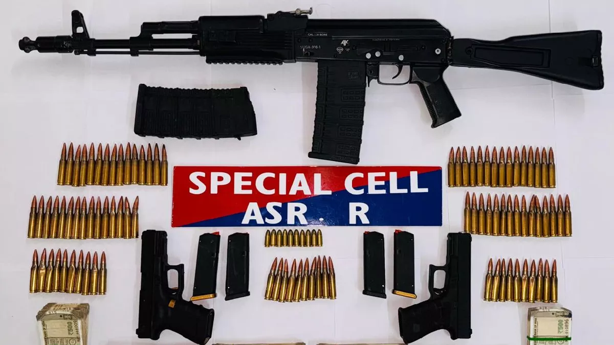 पंजाब में बदमाशों को पाकिस्तान ने भेजी मॉडिफाइड AK-47, बुलेट प्रूफ कार का शीशा भी भेद सकती है यह गन