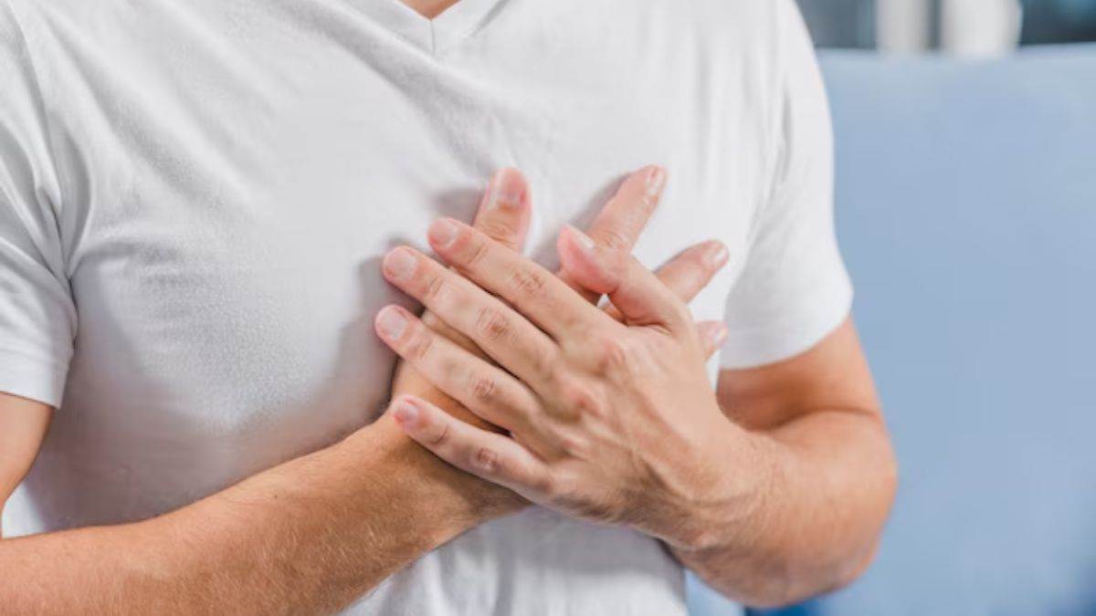 https://www.jagranimages.com/images/newimg/29072025/29_07_2025-heart_attack_warning_signs_23997305.jpg
