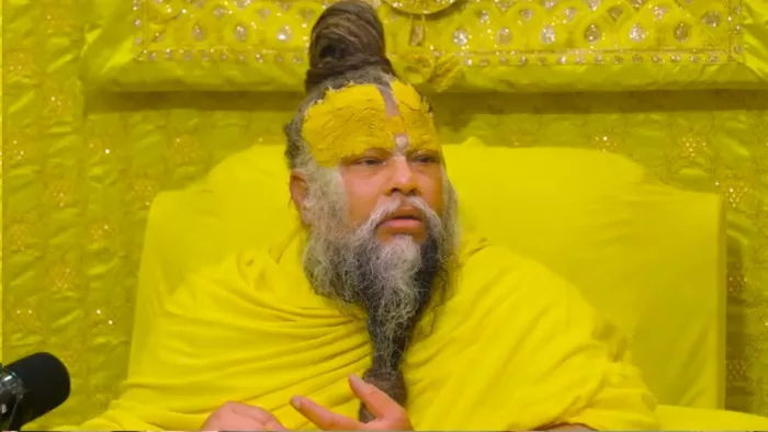संत प्रेमानंद ने कहा कि आजकल लड़के-लड़कियों के संबंध समाज के लिए चुनौती हैं।