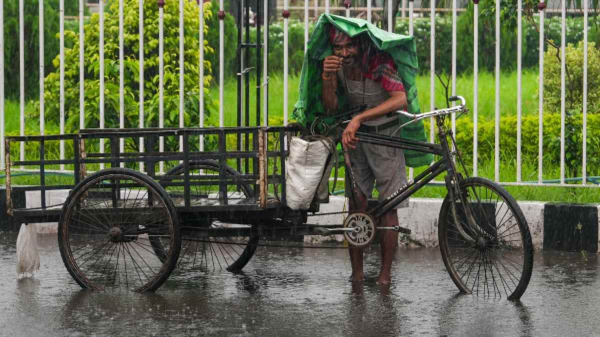 monsoon weather update red alert in rajasthan heavy rain forecast in delhi up bihar imd 29 july 2025 mausam