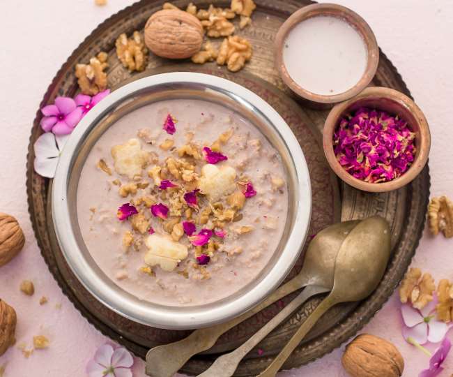 https://www.jagranimages.com/images/newimg/29082021/29_08_2021-banana_walnut_kheer_21973345.jpg