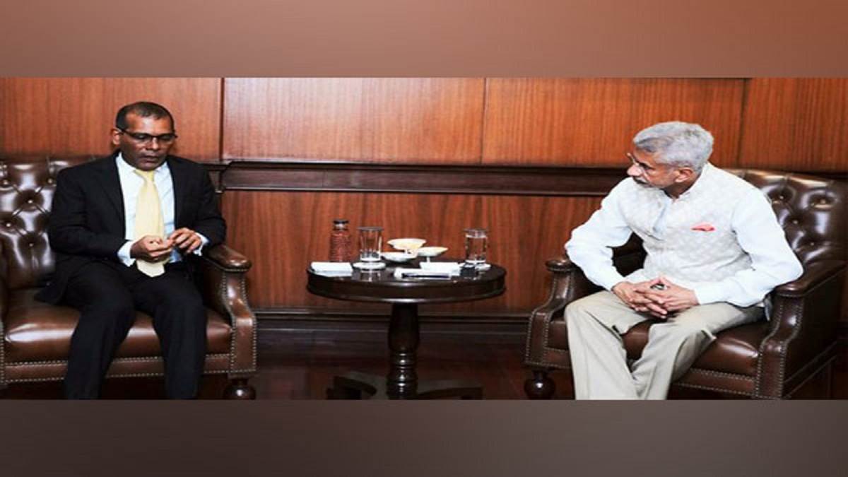 https://www.jagranimages.com/images/newimg/29082022/29_08_2022-jaishankar_holds_talk_with_madives_speaker_23023450.jpg