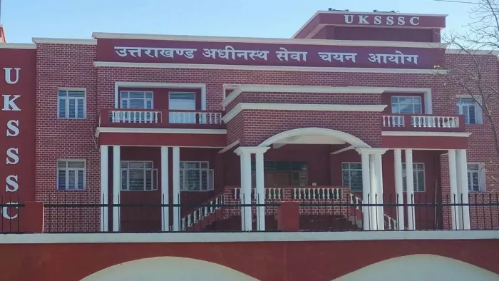 गिरफ्तार कंप्यूटर सेंटर संचालक शशिकांत को अभ्यर्थियों को गलत पेपर हल कराना भारी पड़ गया।
