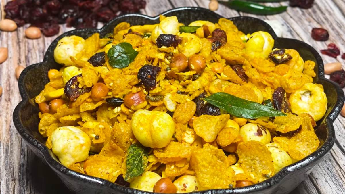 https://www.jagranimages.com/images/newimg/29082023/29_08_2023-cornflakes_cranebeery_makhana_recipe_23515154.jpg