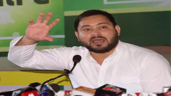 तेजस्वी यादव की मांग -संविधान में हो संशोधन, राज्यों को मिले जनगणना का अधिकार।