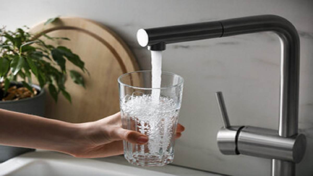 प्यूरिफिकेशन तकनीक का है मास्टर ये Water Purifier, पानी को करता है क्रिस्टल जैसा सफेद, डिजाइन भी है इसके अनेक