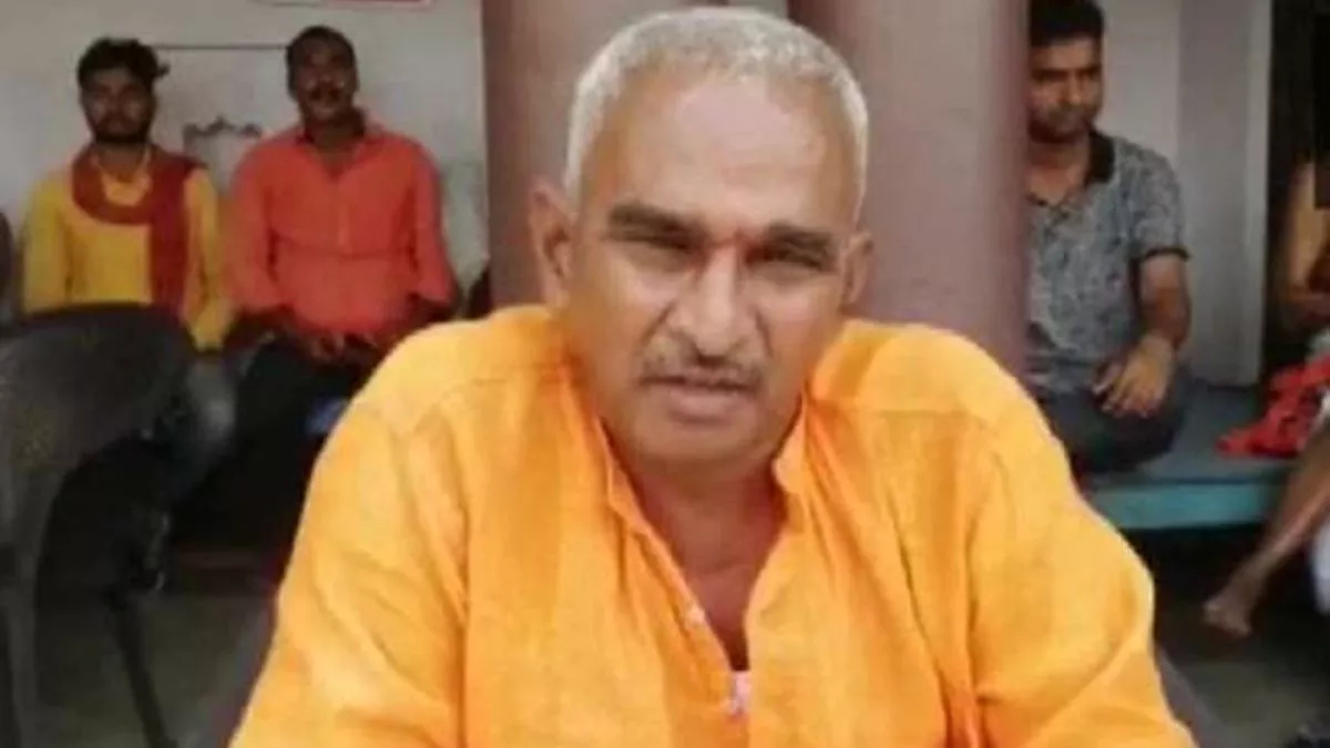 Ballia News: पूर्व विधायक सुरेंद्र सिंह के बयान को लेकर डीएम ने गठित की है जांच टीम, 15 दिन में मांगी रिपोर्ट