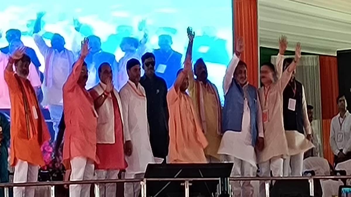 https://www.jagranimages.com/images/newimg/29082025/29_08_2025-cm_in_pratapgarh_24028863_14353843.jpg