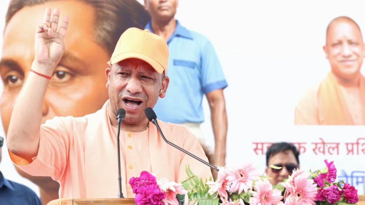 https://www.jagranimages.com/images/newimg/29082025/29_08_2025-cm_yogi_adityanath_hockey_daink_jagran__24028965.jpg