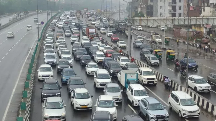 दिल्ली-एनसीआर के इलाकों में झमाझम बारिश। जागरण फोटो