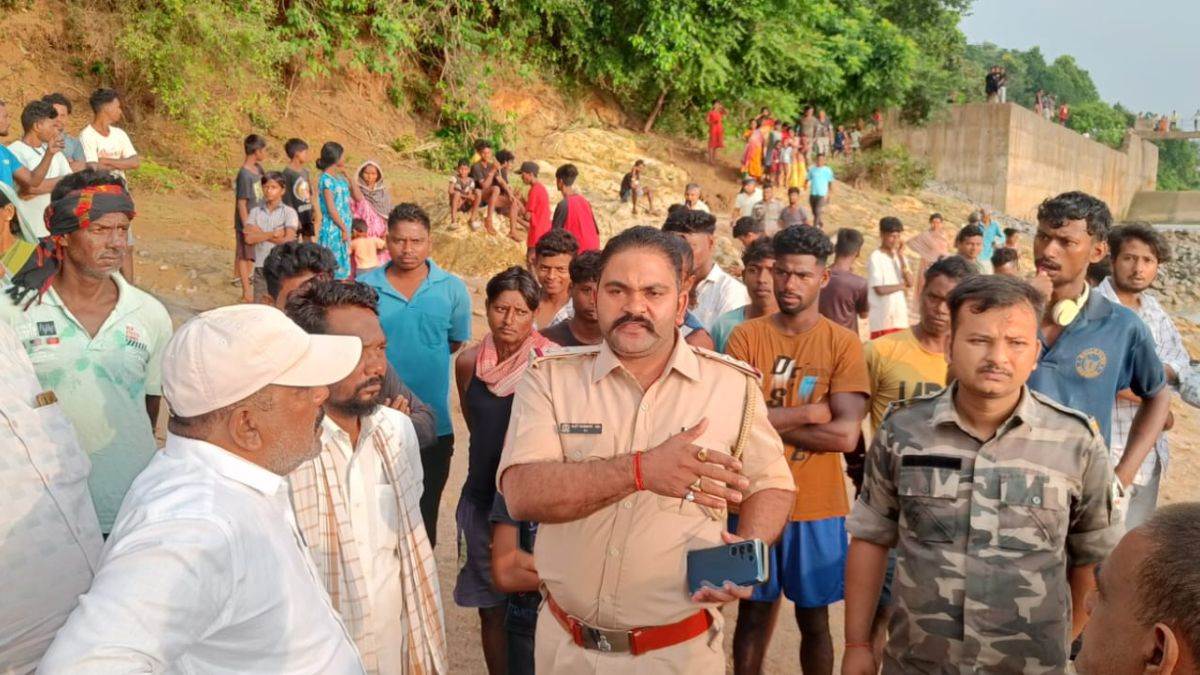 https://www.jagranimages.com/images/newimg/29082025/29_08_2025-dumka_news_24028723.jpg