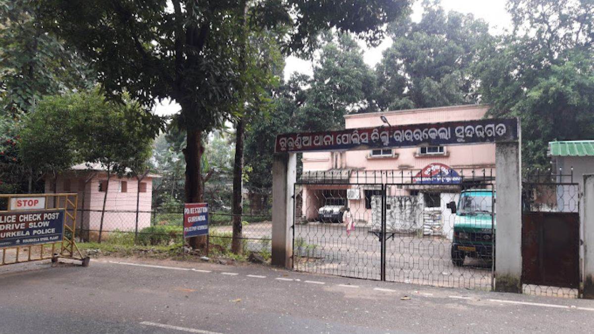 https://www.jagranimages.com/images/newimg/29082025/29_08_2025-sundergadh_crime_news_24029425.jpg