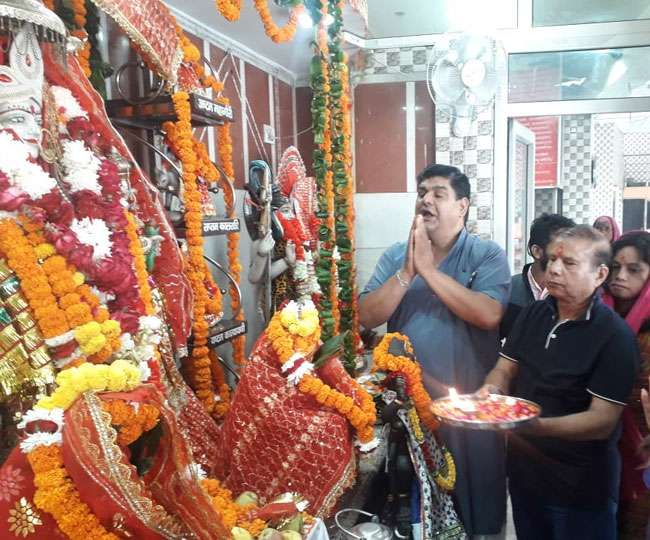 Shardiya Navratri starts and Devotees offer prayers at temples on the first day of Navratri