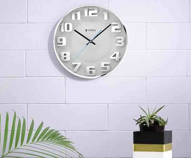 Vastu Tips For Wall Clock इस दिशा में कभी न लगाएं दीवार पर घड़ी
