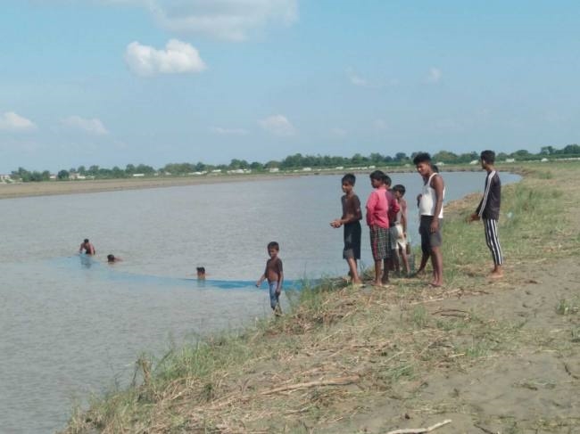 divers search no clue of farmer drowned in river