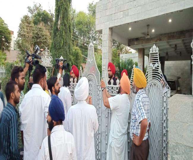 Activities increased on Navjot Singh Sidhu Patiala residence aftr his resignation and movement of Leaders