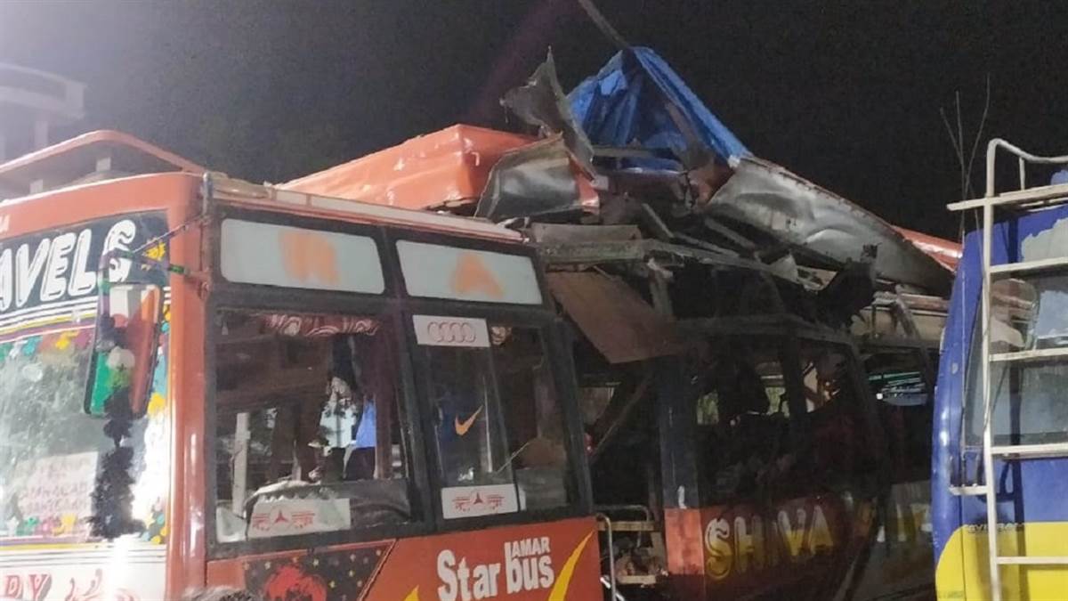 Jammu Kashmir Bomb Blasts : ऊधमपुर में छह माह बाद फिर लौटी दहशत, पेट्रोल पंप  में खड़ी बस में धमाका, दो घायल - Blast in a Bus standing in Petrol Pump in