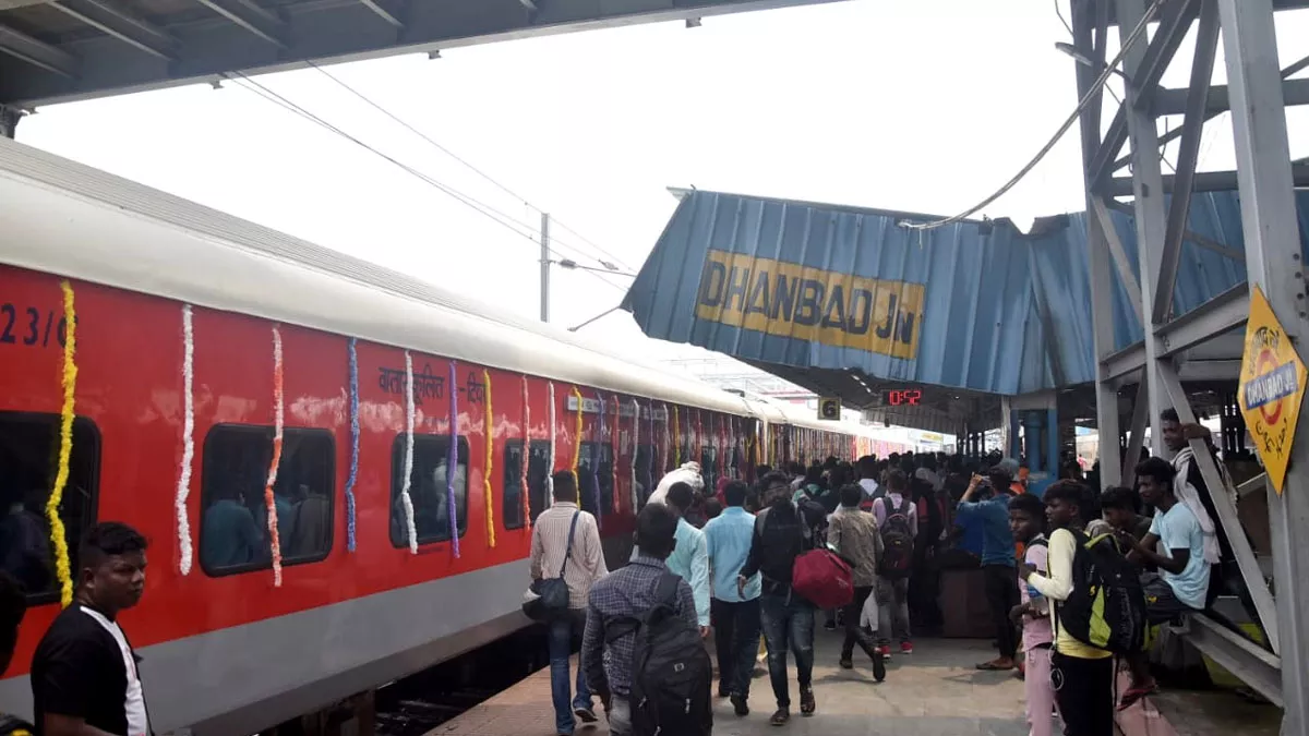 Indian Railways: दो दिन बाद ट्रेनों की टाइमिंग में हो रहा भारी फेरबदल, घर से निकलने से पहले देख लें यह खबर