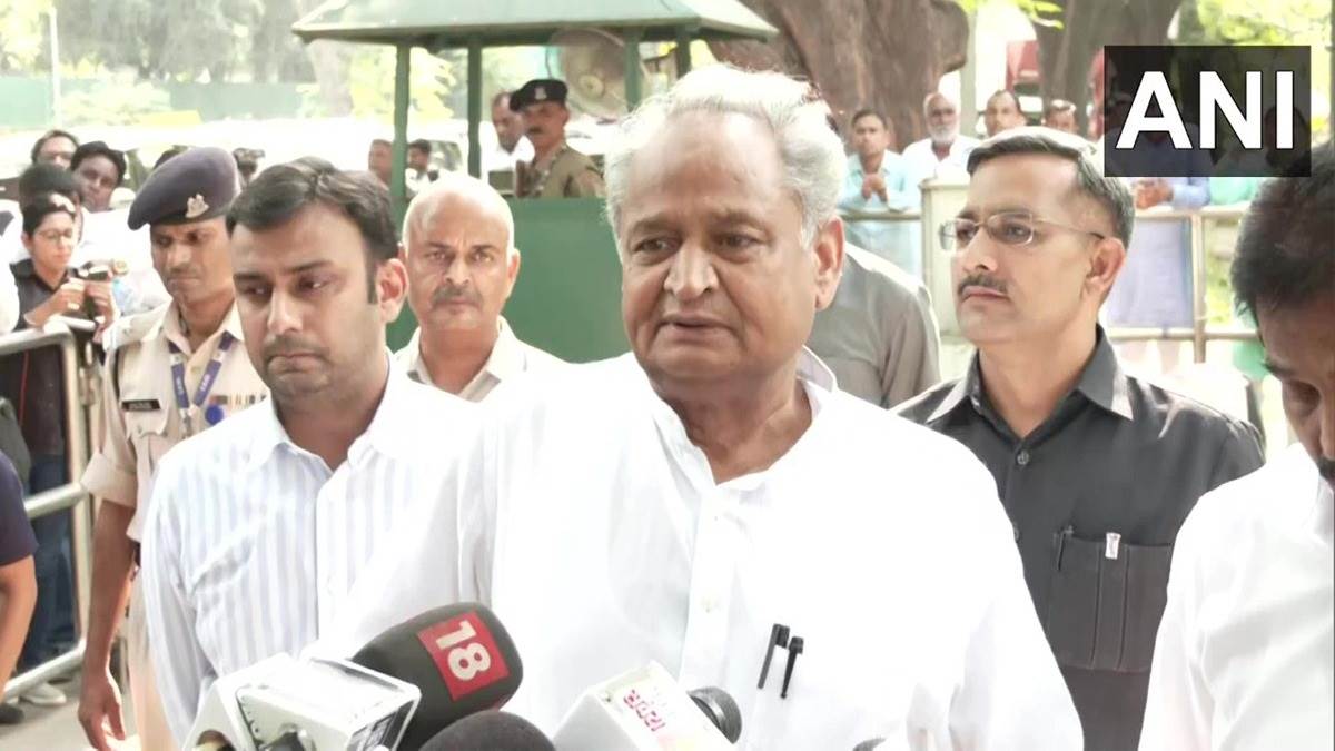 https://www.jagranimages.com/images/newimg/29092022/29_09_2022-gehlot_sonia_meet_23106620_15812456.jpg