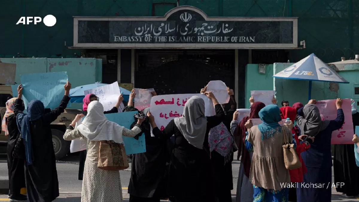 Iran Hizab Protest: ईरान के समर्थन में उतरीं अफगानिस्तानी महिलाओं पर तालिबान ने चलाई गोलियां