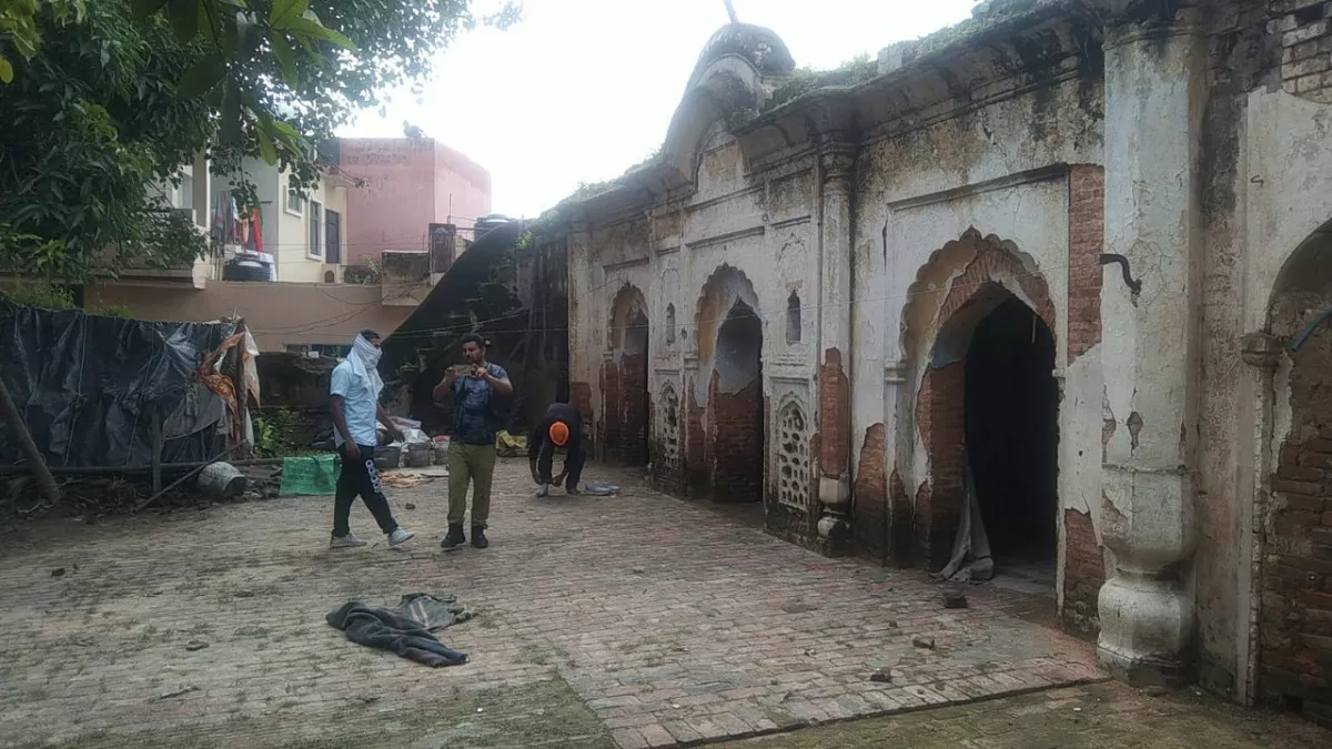 यमुनानगर के छछरौली में विवादित जगह पर निशान साहिब स्थापित, विरोध करने पर मुस्लिम समुदाय से झड़प, कई घायल