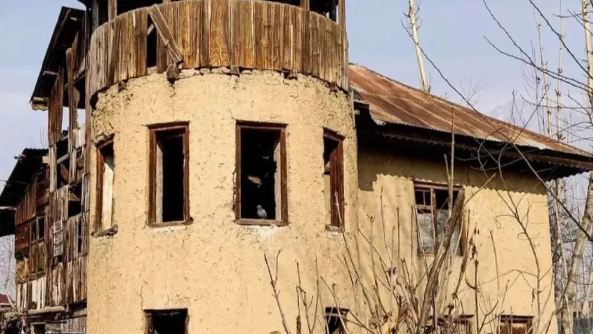 Jammu Kashmir में गिराई जा सकती हैं कई महत्वपूर्ण इमारतें, इसके लिए जल्द किया जाएगा सर्वे