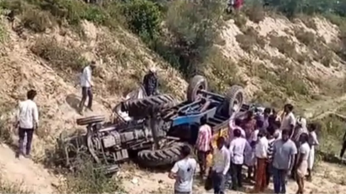 Tractor Trolley Accident: लखनऊ के बाद मथुरा में दर्दनाक घटना, आगरा से लौट रहे ग्रामीणों की ट्राली पलटी, दो की मौत