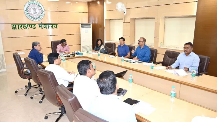 हेमंत सोरेन की अधिकारियों संग बैठक, दिए कई जरूरी दिशा-निर्देश