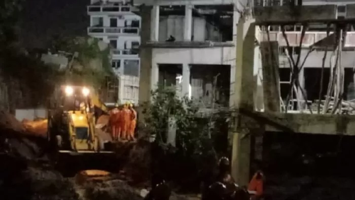 Land Subsidence In Lucknow: लखनऊ में जमीन धंसने से दो की मौत
