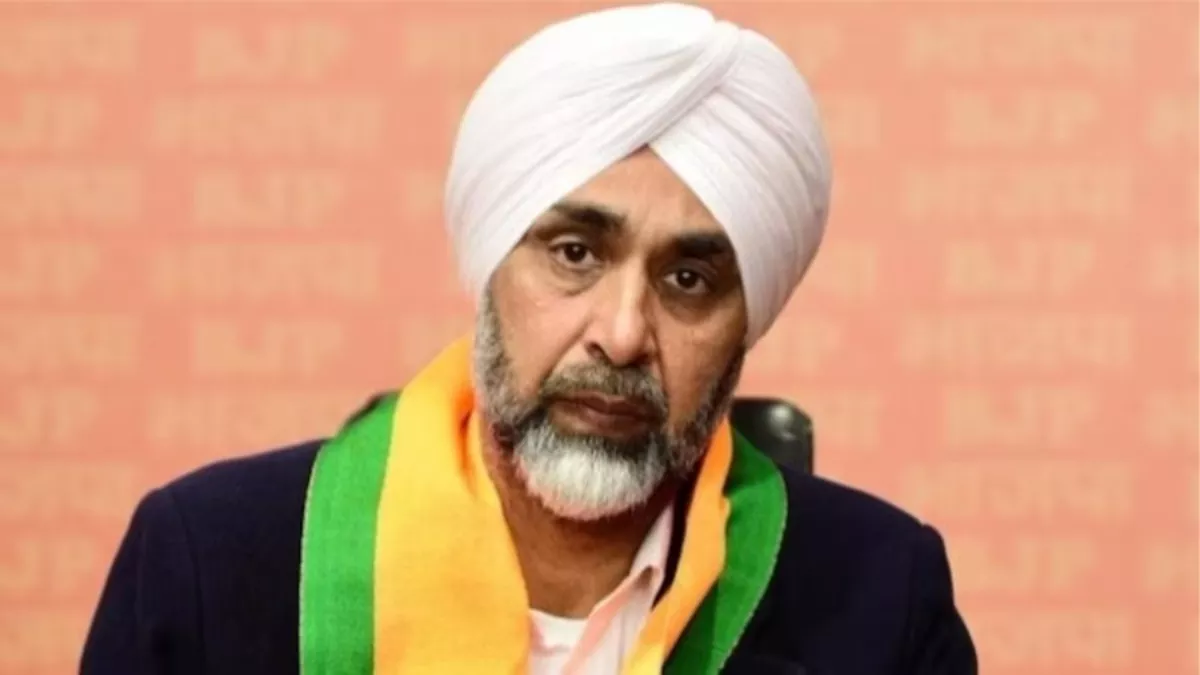 फिल्मी स्टाइल में रुकवाई बोलेरो, दरवाजा खोला तो निकला मनप्रीत बादल का हमशक्ल; किरकिरी करवाकर वापस लौटी टीम