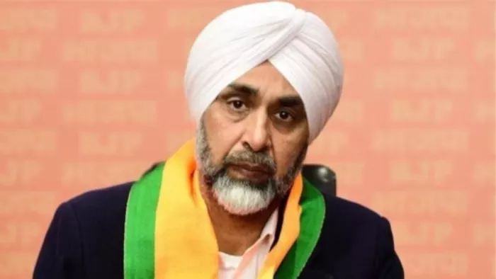 गांव में मनप्रीत की मौजूदगी की खबर के बाद गिरफ्तार करने पहुंची विजिलेंस (फाइल फोटो)