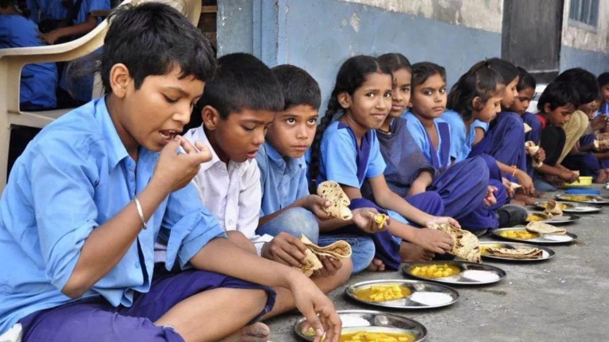 mid day Meal- 5 लाख स्कूली बच्चों पर मिड डे मील का संकट!, केंद्र से बजट न मिलने पर स्टेट करेगा फंडिंग