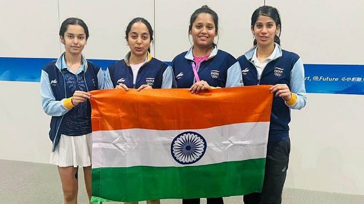 https://www.jagranimages.com/images/newimg/29092023/29_09_2023-squash_medal_23542961.jpg