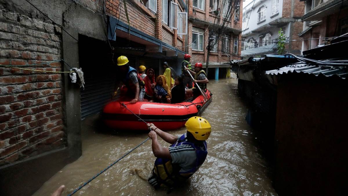 https://www.jagranimages.com/images/newimg/29092024/29_09_2024-nepal_flood_23806423.jpg
