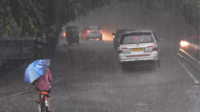 सोमवार को मौसम खुलने का आसार है। जागरण