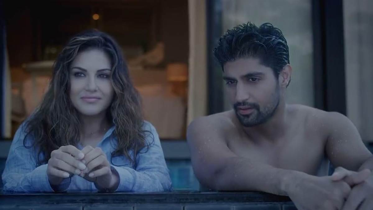 https://www.jagranimages.com/images/newimg/29092024/29_09_2024-sunny_leone_one_night_stand_23806418.jpg