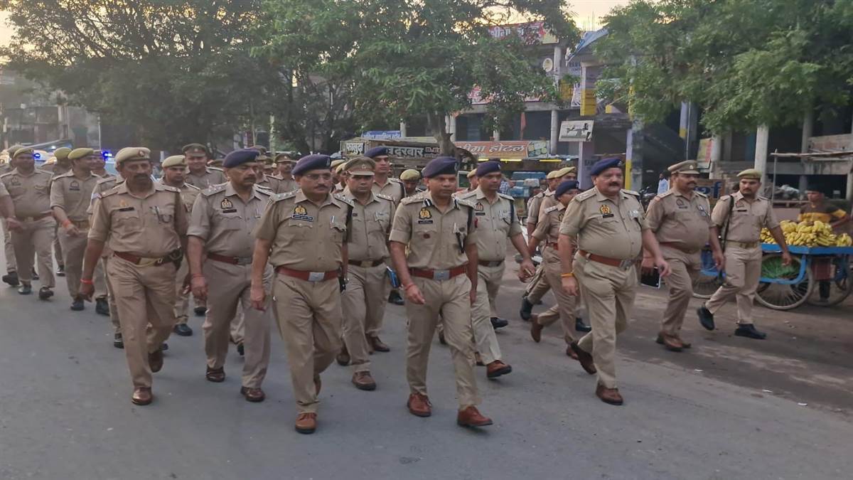 ips prabhakar chaudhary orders etah police take action on miscreants and monitoring on social media etah news in hindi