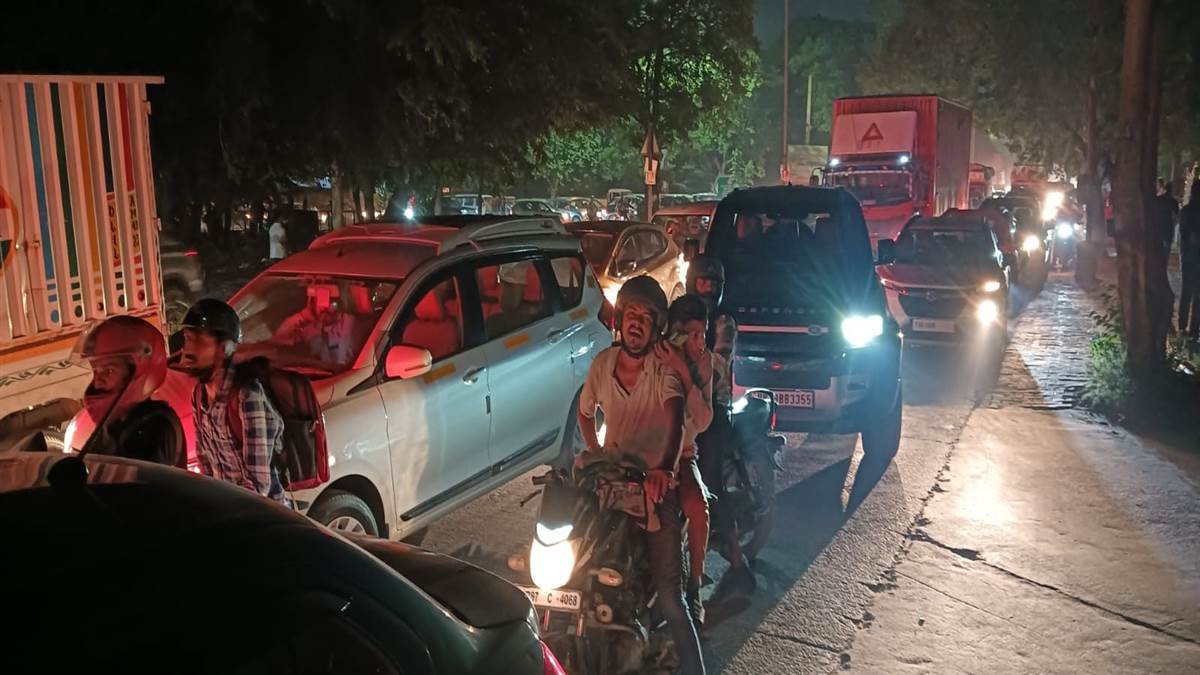 ncr massive traffic jam grips faridabad union minister stranded traffic police unaware
