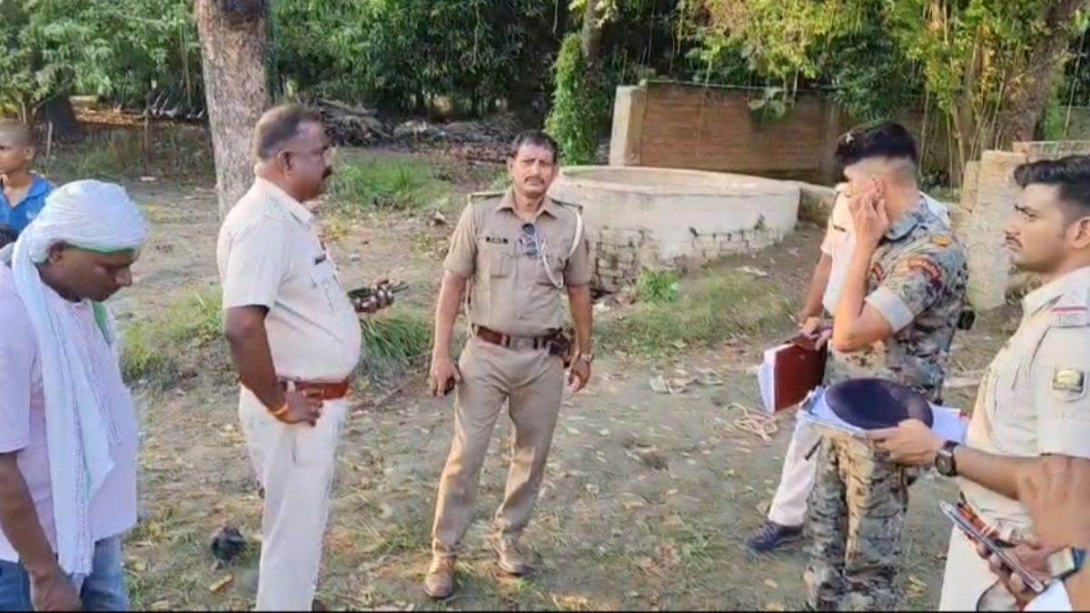 bhagalpur news man found dead in well murder suspected