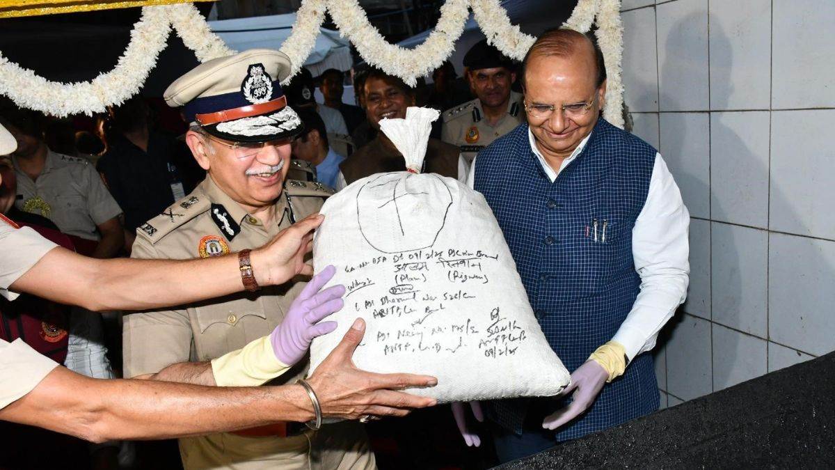 ncr delhi police destroys 35 crore drugs aiming for drug free delhi