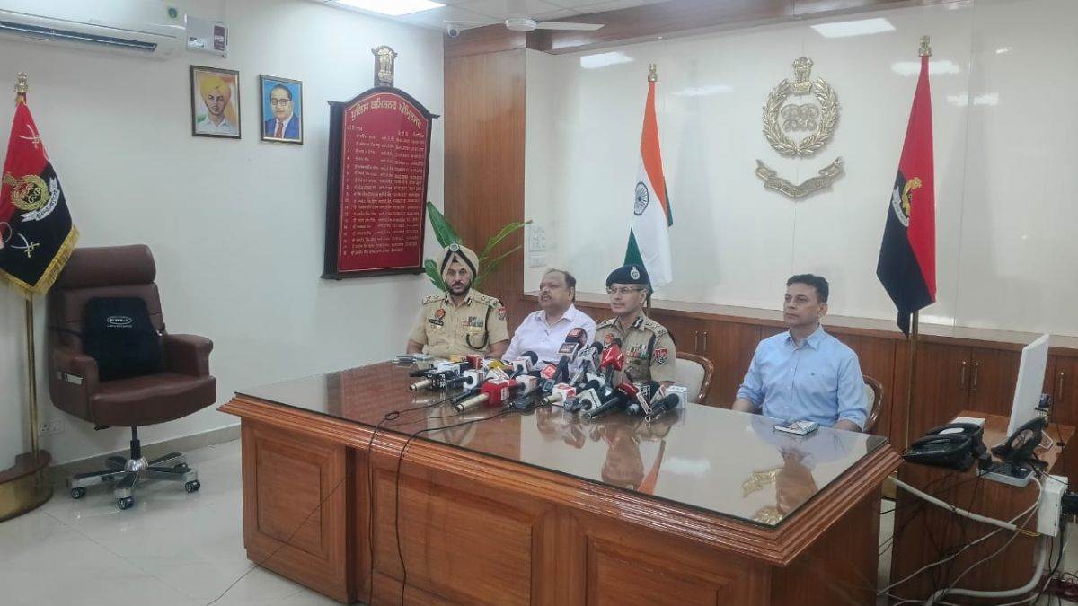 gangsters issuing threats from abroad are in trouble punjab police in action dgp gaurav yadav issues a warning