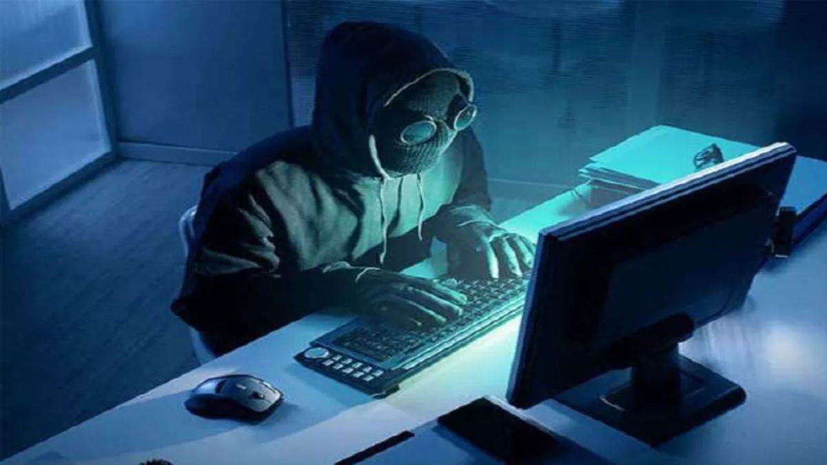 agra cyber fraud retired employee loses 23 lakh in digital arrest scam