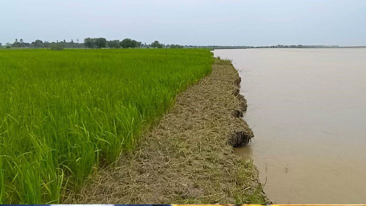 shahjahanpur news ramganga river erosion threatens villages